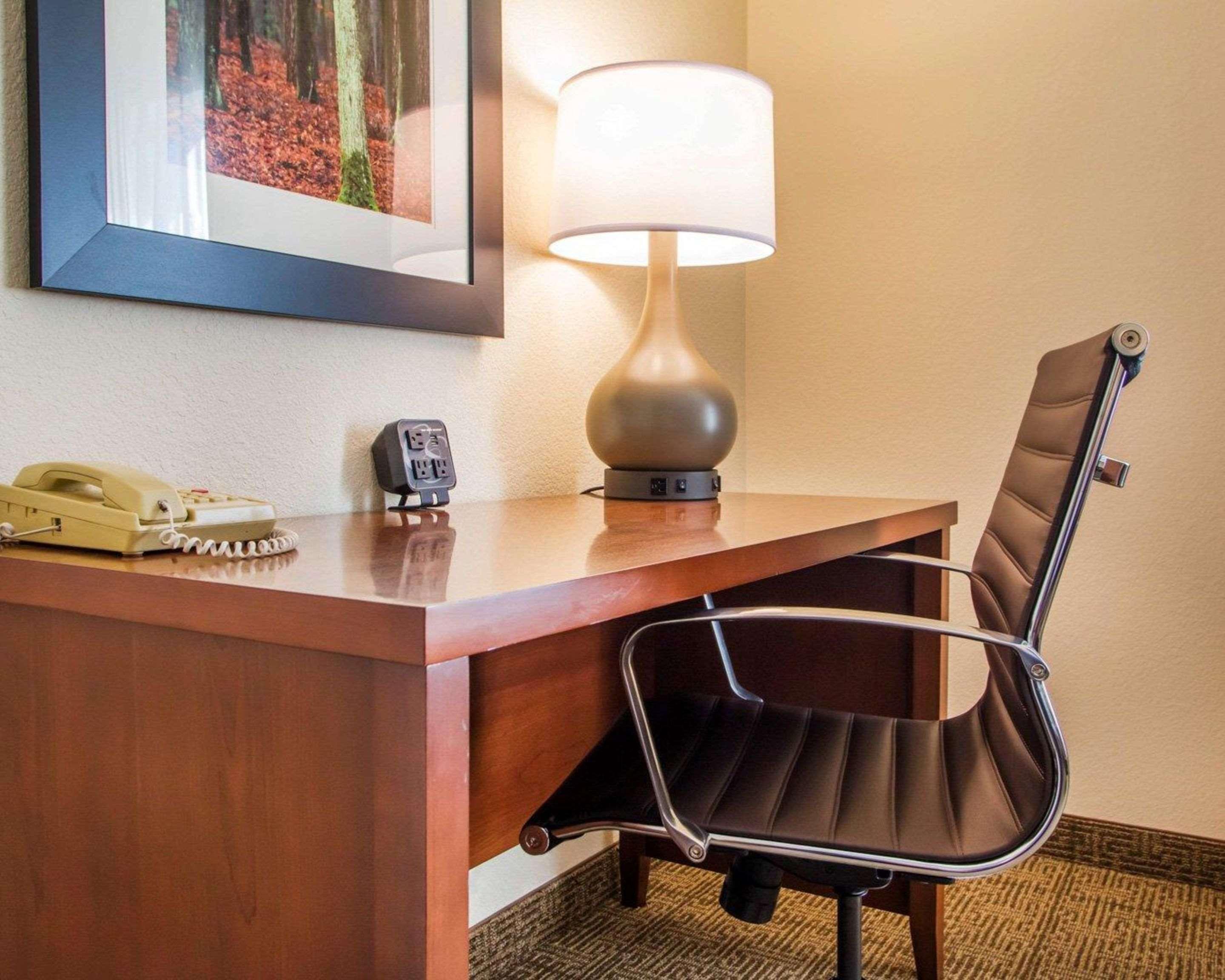 Comfort Suites Columbus West - Hilliard Екстер'єр фото