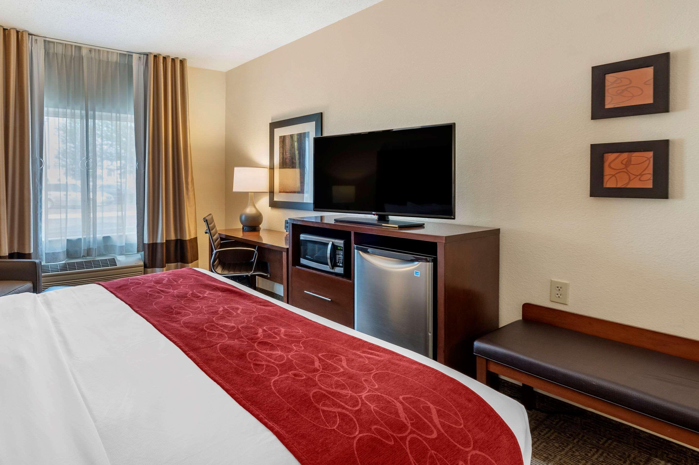 Comfort Suites Columbus West - Hilliard Екстер'єр фото