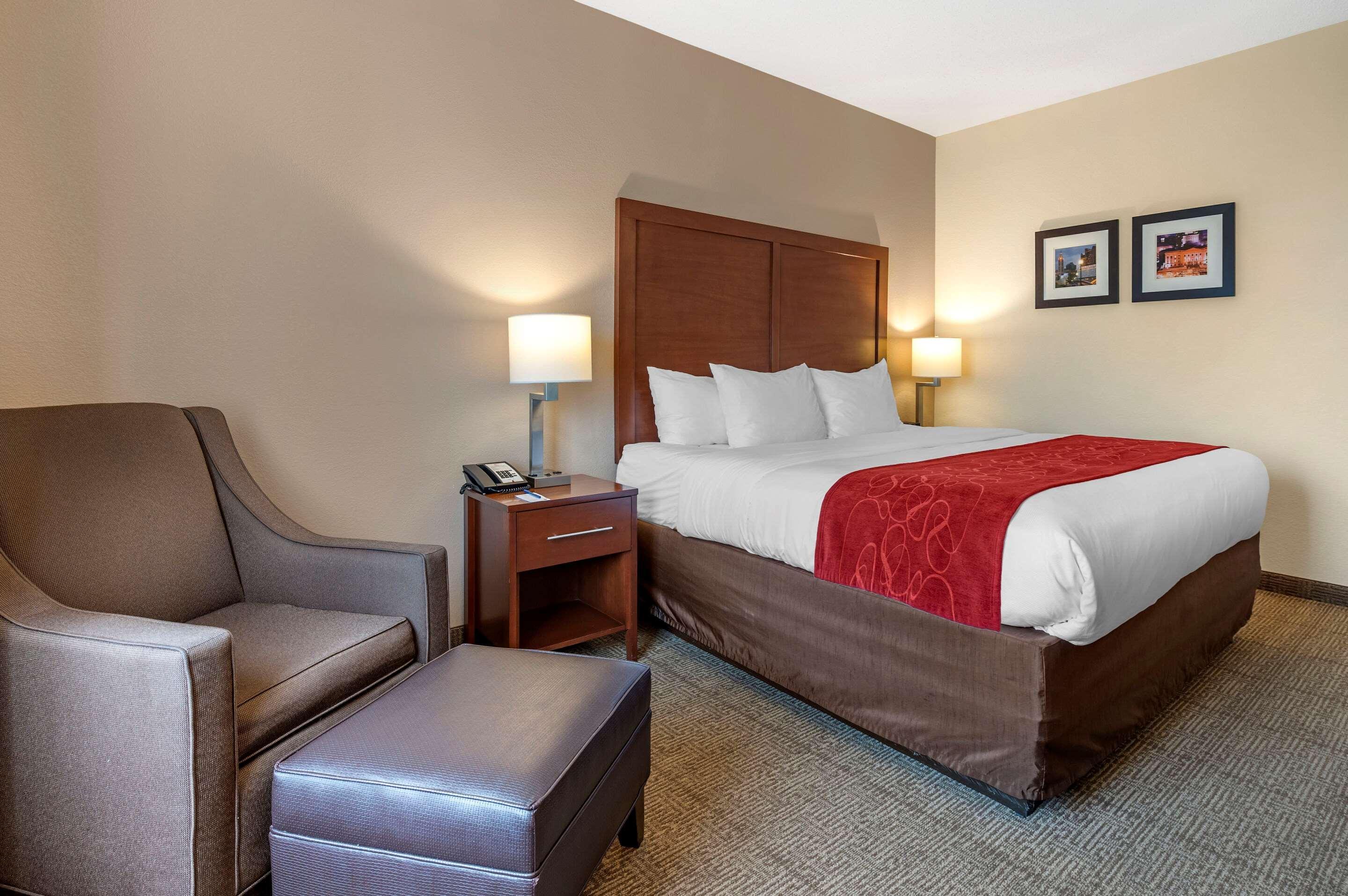 Comfort Suites Columbus West - Hilliard Екстер'єр фото