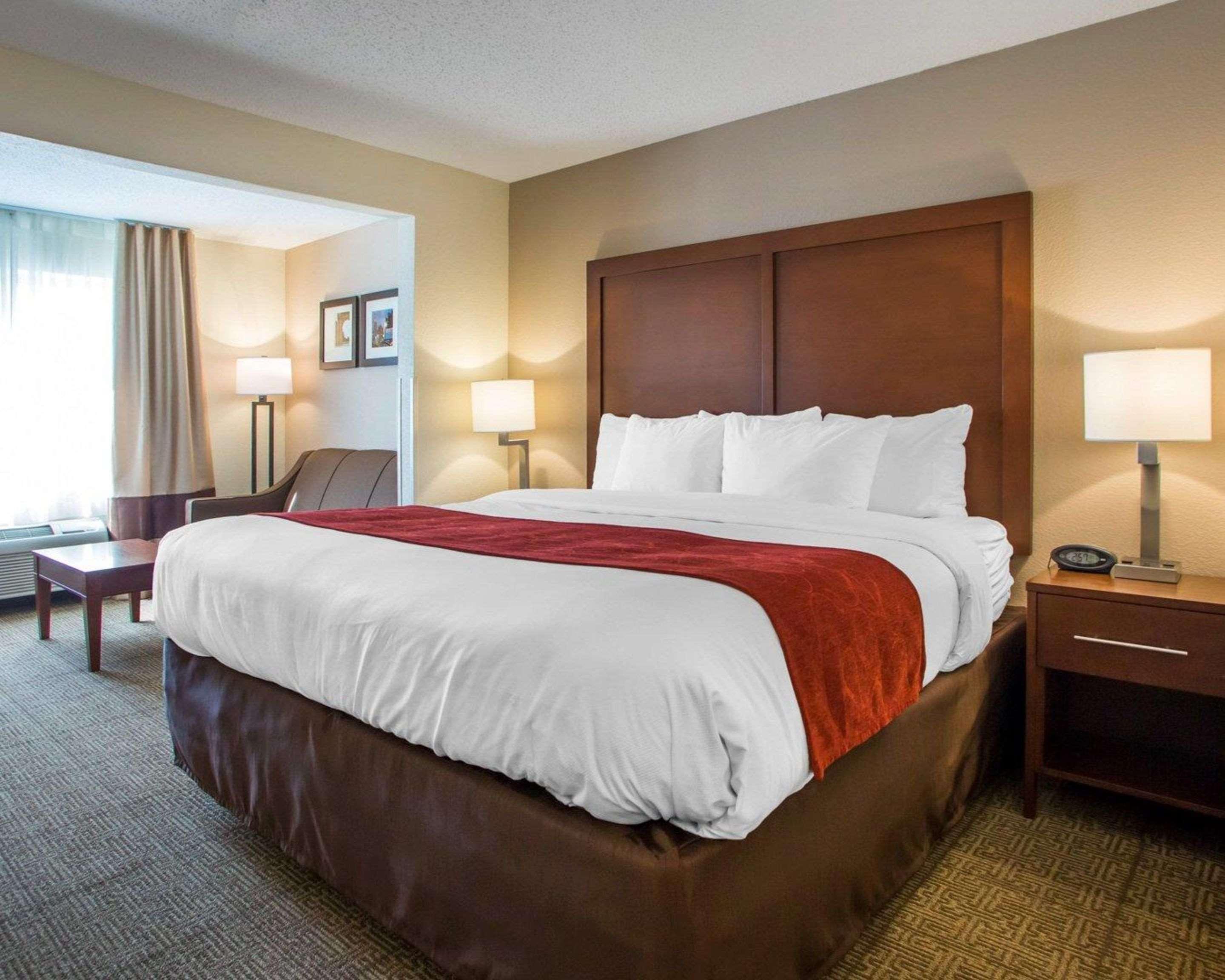 Comfort Suites Columbus West - Hilliard Екстер'єр фото