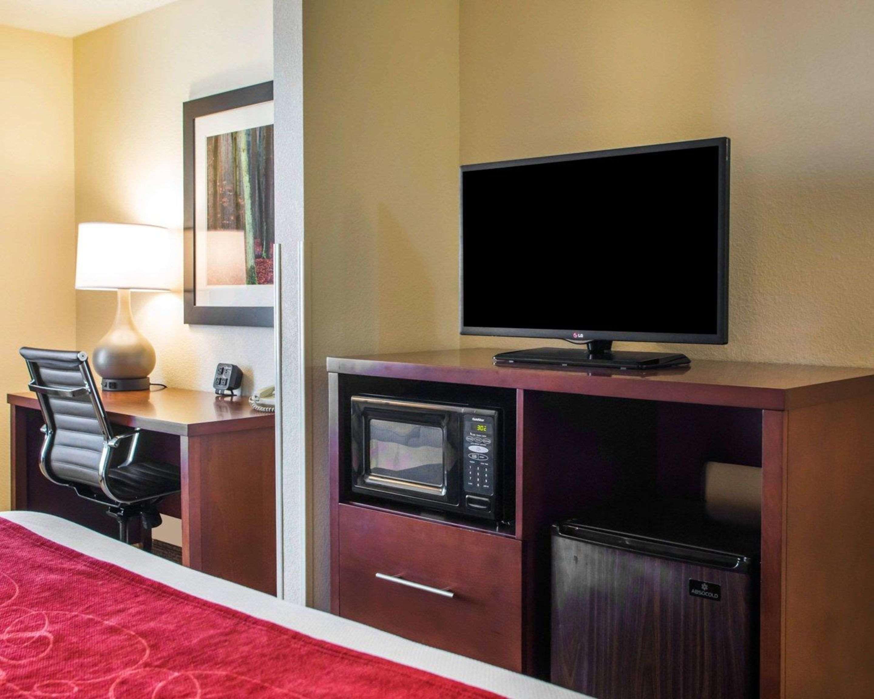Comfort Suites Columbus West - Hilliard Екстер'єр фото