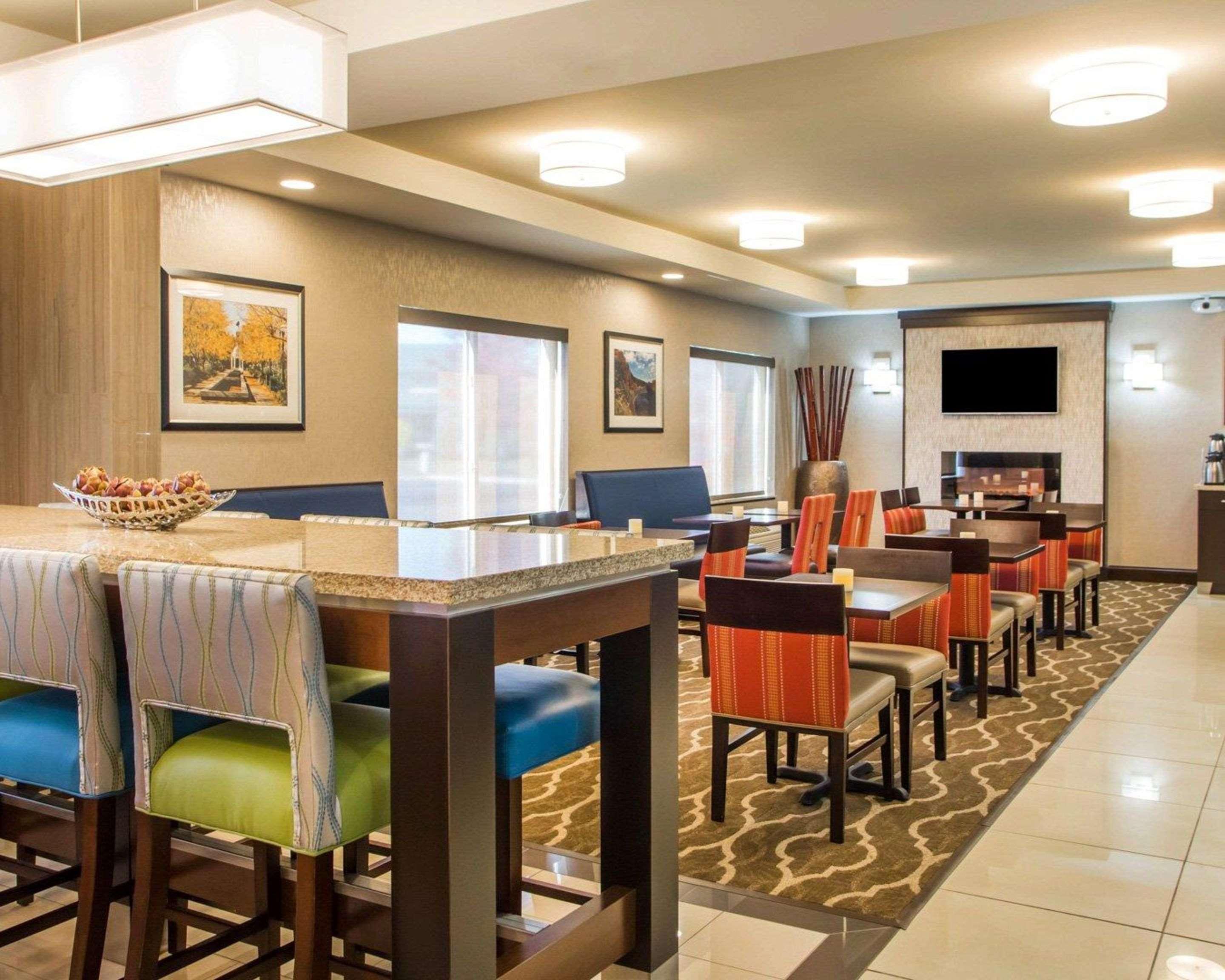 Comfort Suites Columbus West - Hilliard Екстер'єр фото