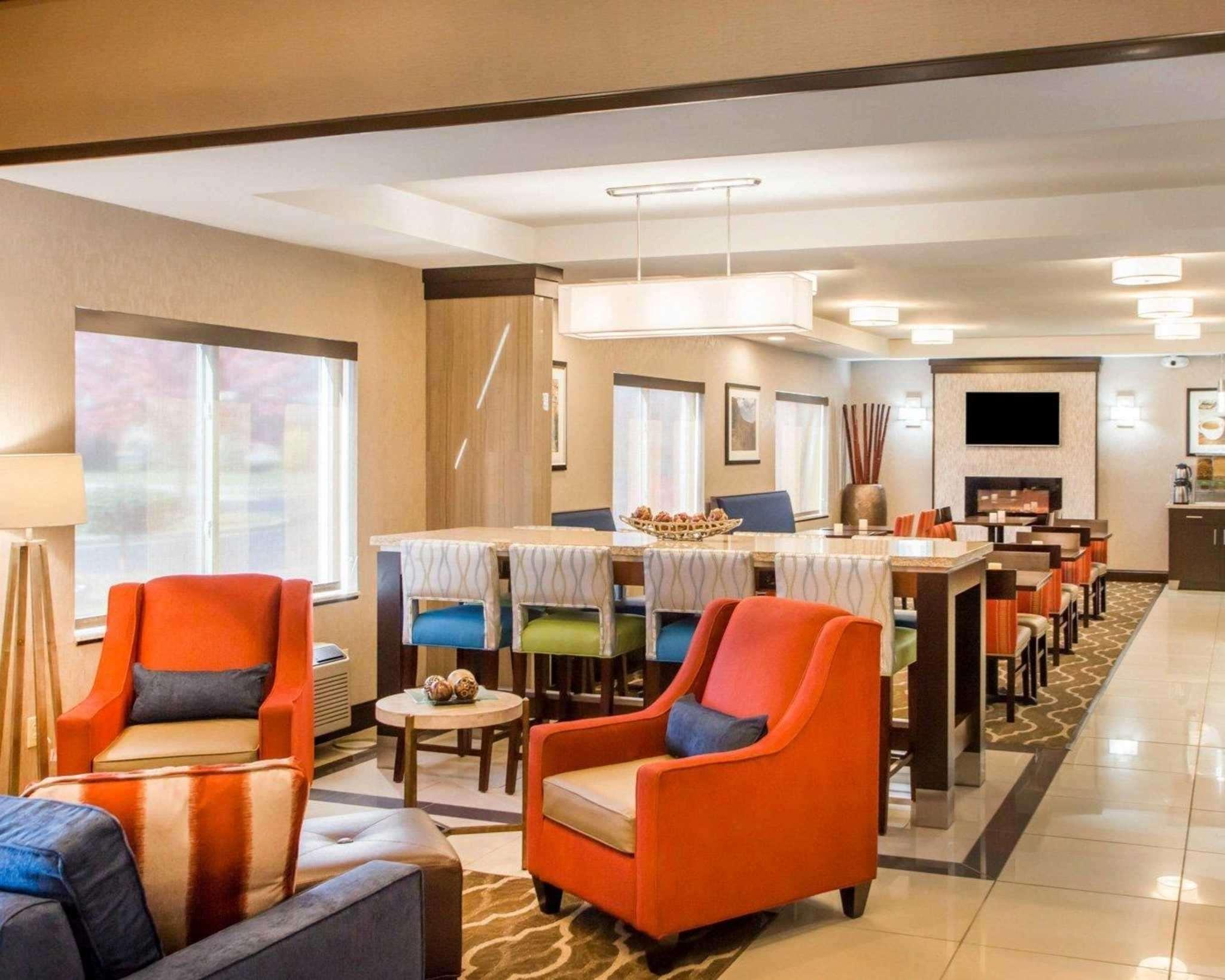 Comfort Suites Columbus West - Hilliard Екстер'єр фото