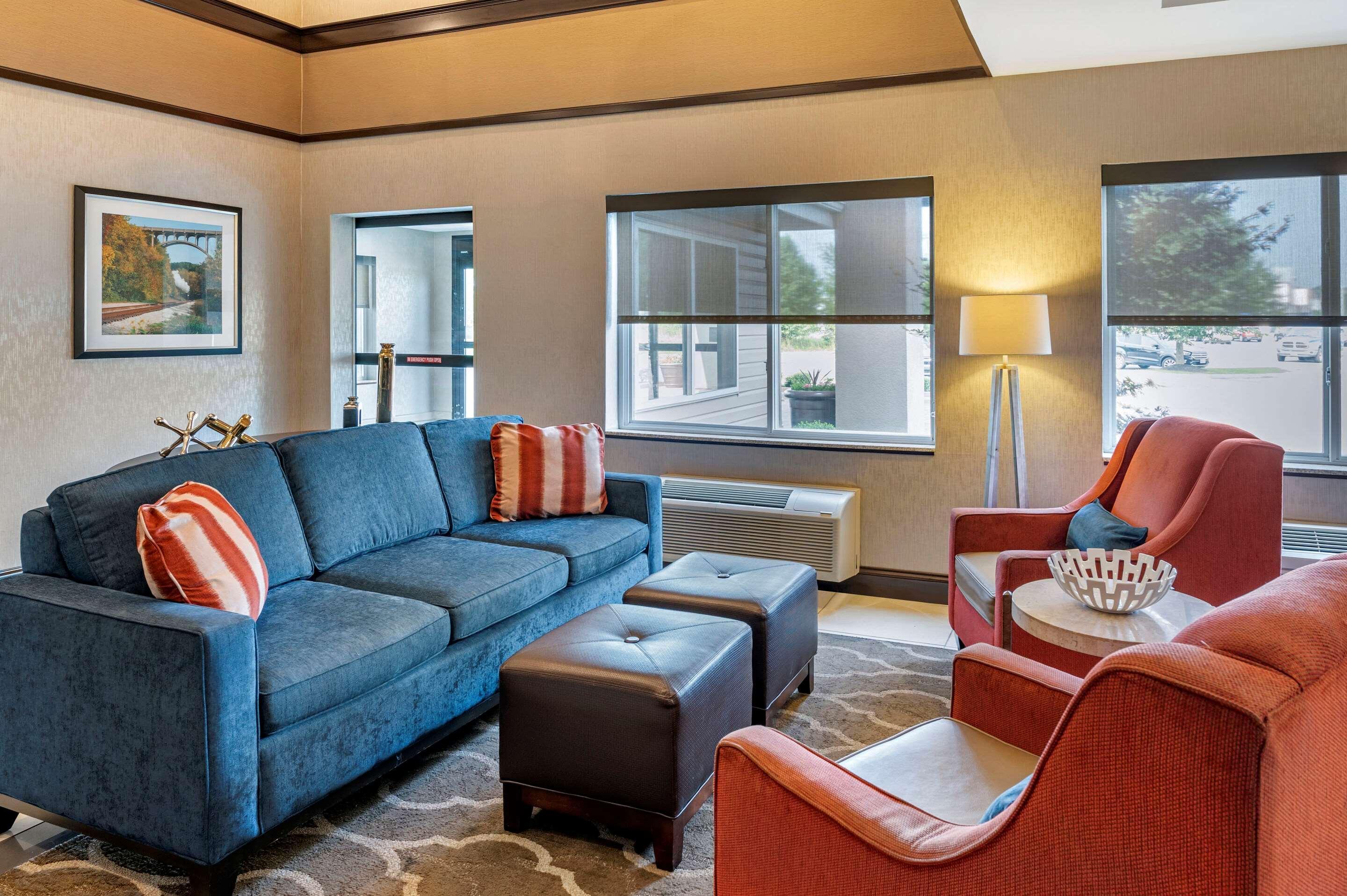 Comfort Suites Columbus West - Hilliard Екстер'єр фото