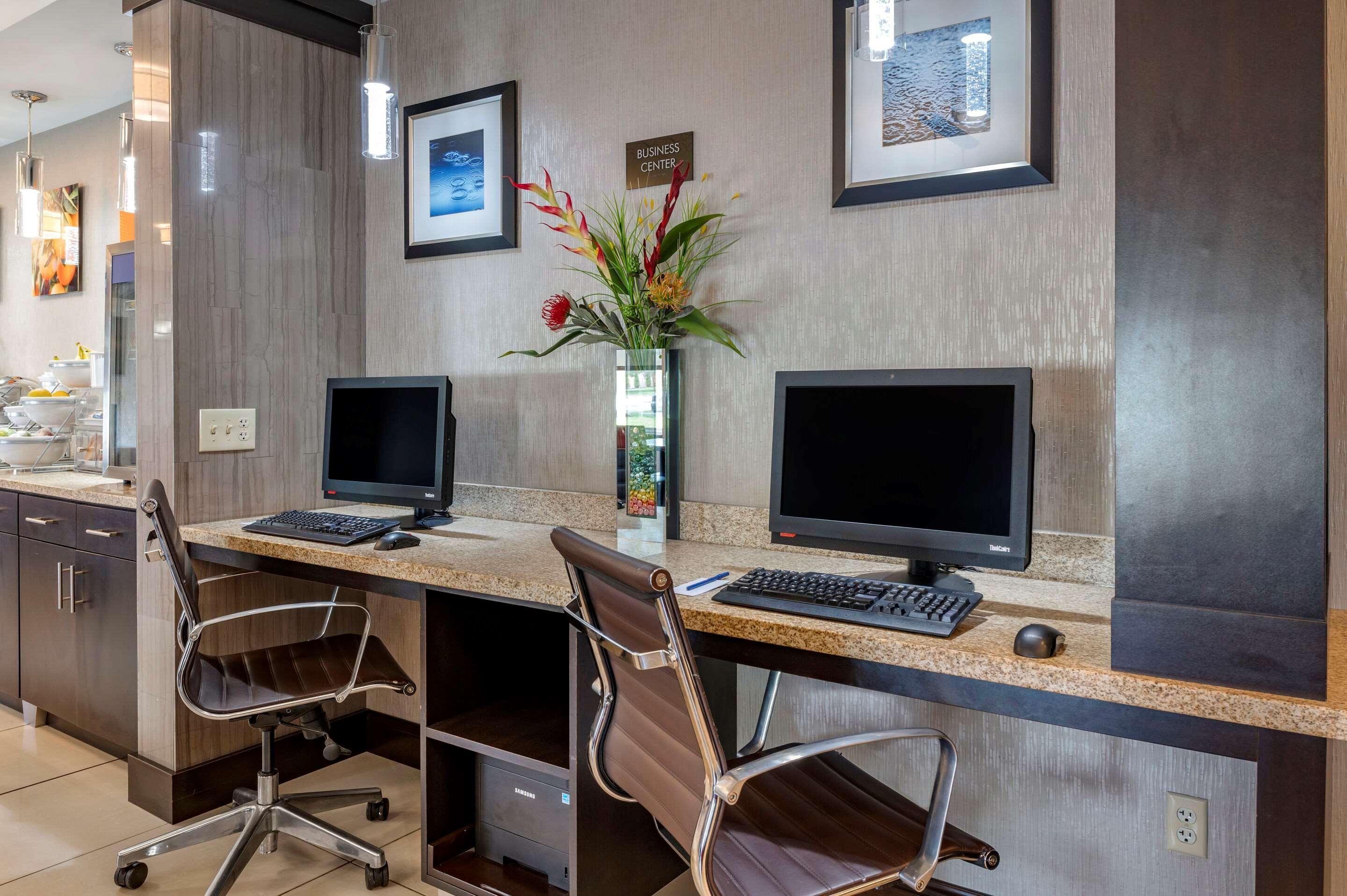 Comfort Suites Columbus West - Hilliard Екстер'єр фото